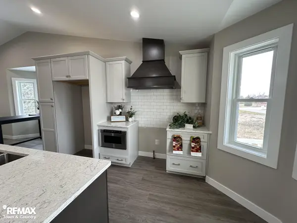 1473 Mallard CIR, Owosso, MI 48867