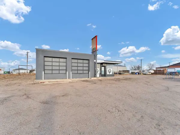 802 & 806 Highway AVE NE, Redcliff, AB T0J 2P0