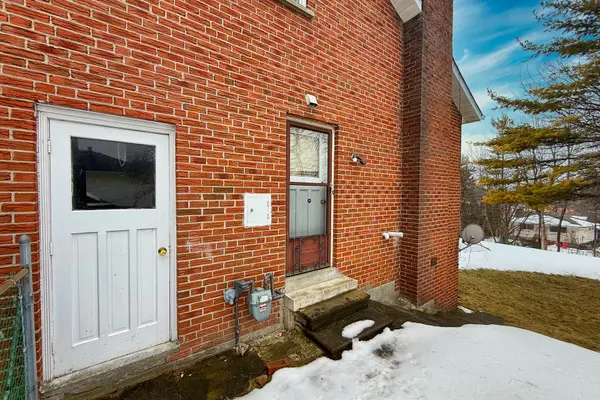 40 Farmview CRES, Toronto C15, ON M2J 1G4