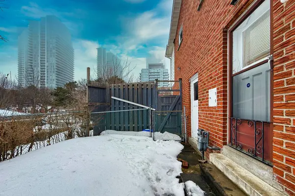 40 Farmview CRES, Toronto C15, ON M2J 1G4