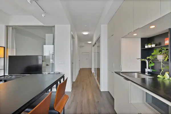77 Shuter ST #2501, Toronto C08, ON M5B 0B8