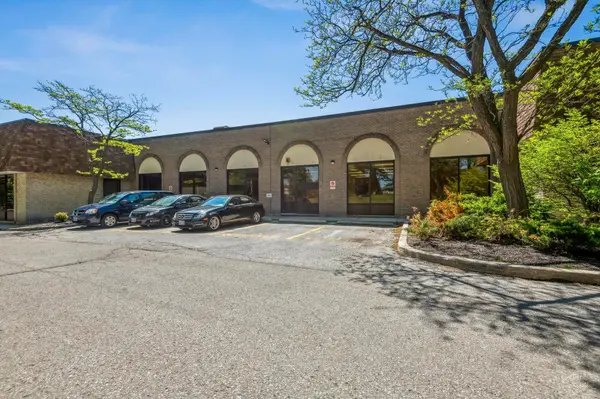 1361 Huntingwood DR #5, Toronto E07, ON M1S 3J1