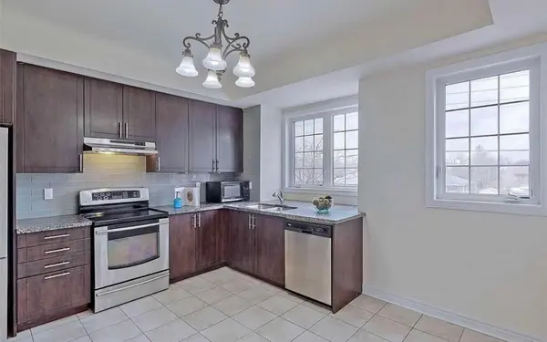 3761A St Clair AVE E, Toronto E08, ON M1M 0C8