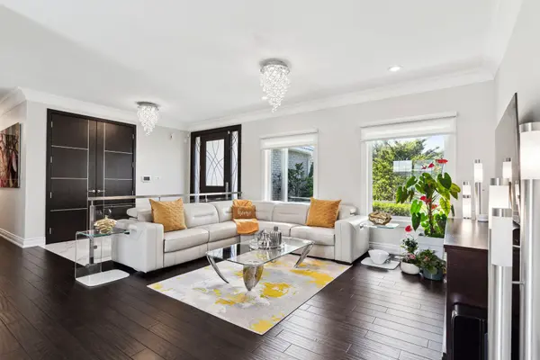 23 Steepleview CT, Oshawa, ON L1H 0S6