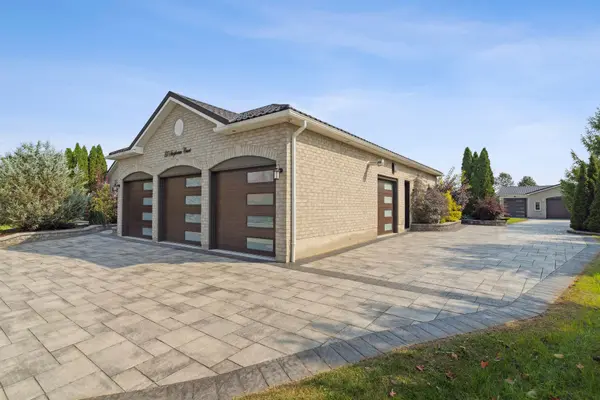 23 Steepleview CT, Oshawa, ON L1H 0S6