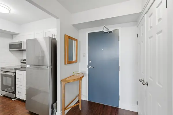 1665 Pickering Pkwy #314, Pickering, ON L1V 6L4