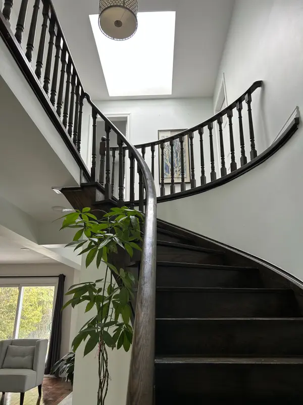 212 risebrough Circuit, Markham, ON L3R 3H9