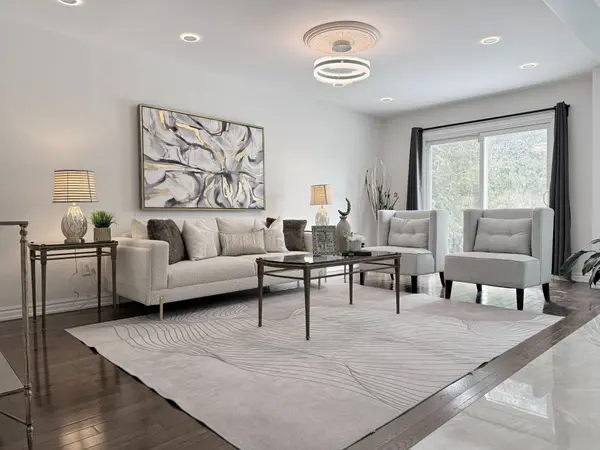 212 risebrough Circuit, Markham, ON L3R 3H9