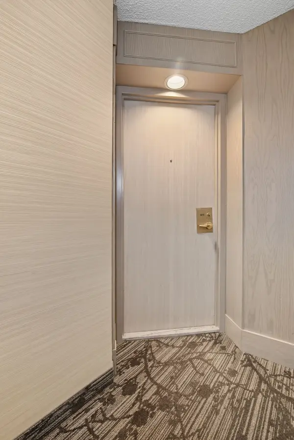 2155 Burnhamthorpe RD W #909, Mississauga, ON L5L 5P4