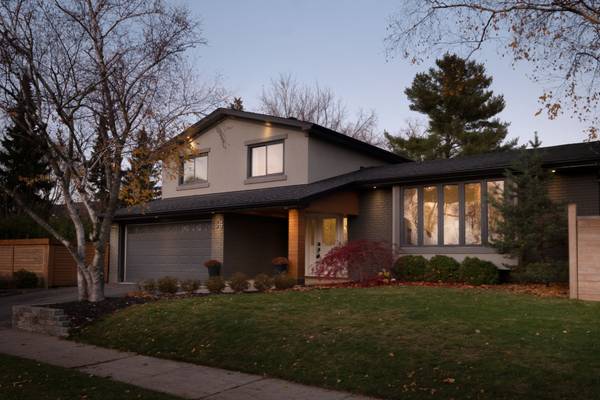 134 Fairwood PL W, Burlington, ON L7T 4B6