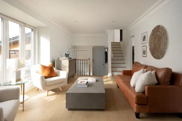 134 Fairwood PL W, Burlington, ON L7T 4B6