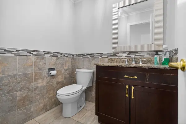35 Kirk DR, Brampton, ON L6X 4E6