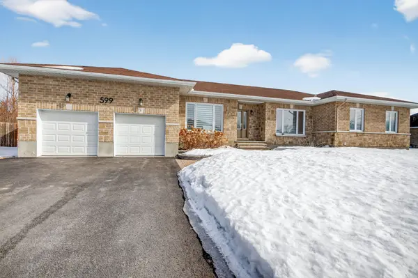 599 Ballycastle CRES, Blossom Park - Airport And Area, ON K1X 0A2