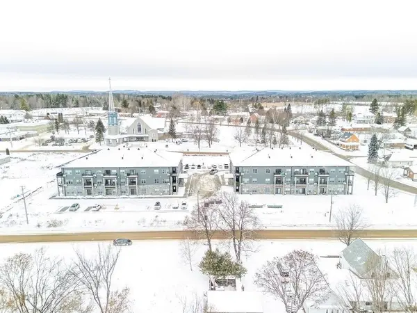 78B Queen ST #201, Bonnechere Valley, ON K0J 1T0