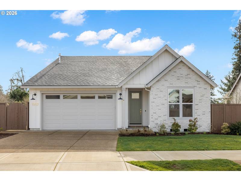 1957 S FIR LOOP, Canby, OR 97013