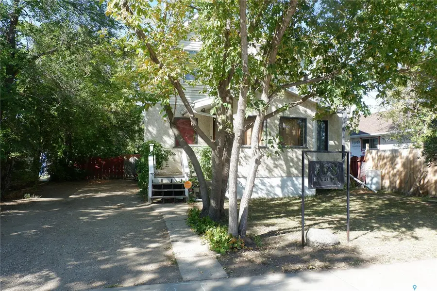 568 Stadacona STREET W, Moose Jaw, SK S6H 1Z9