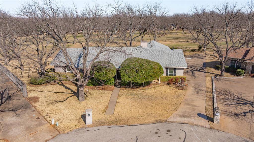 6104 N Waverly Court, Granbury, TX 76049