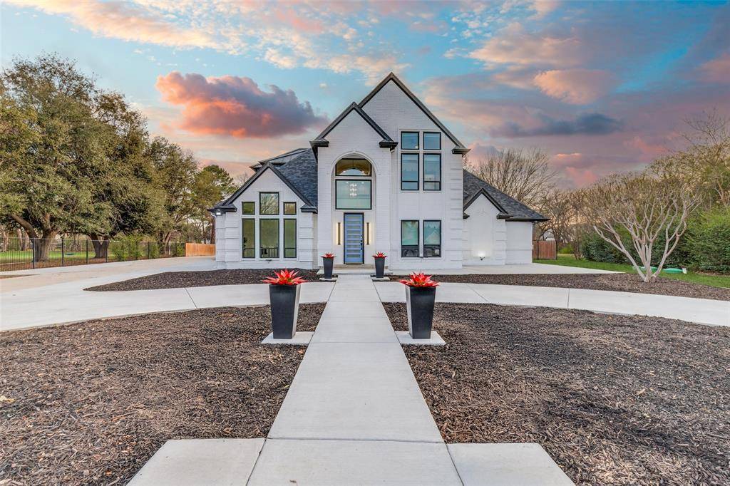 417 Ravenaux Drive, Southlake, TX 76092