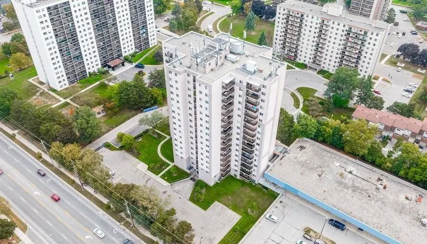 975 Warwick CT #1005, Burlington, ON L7T 3Z7