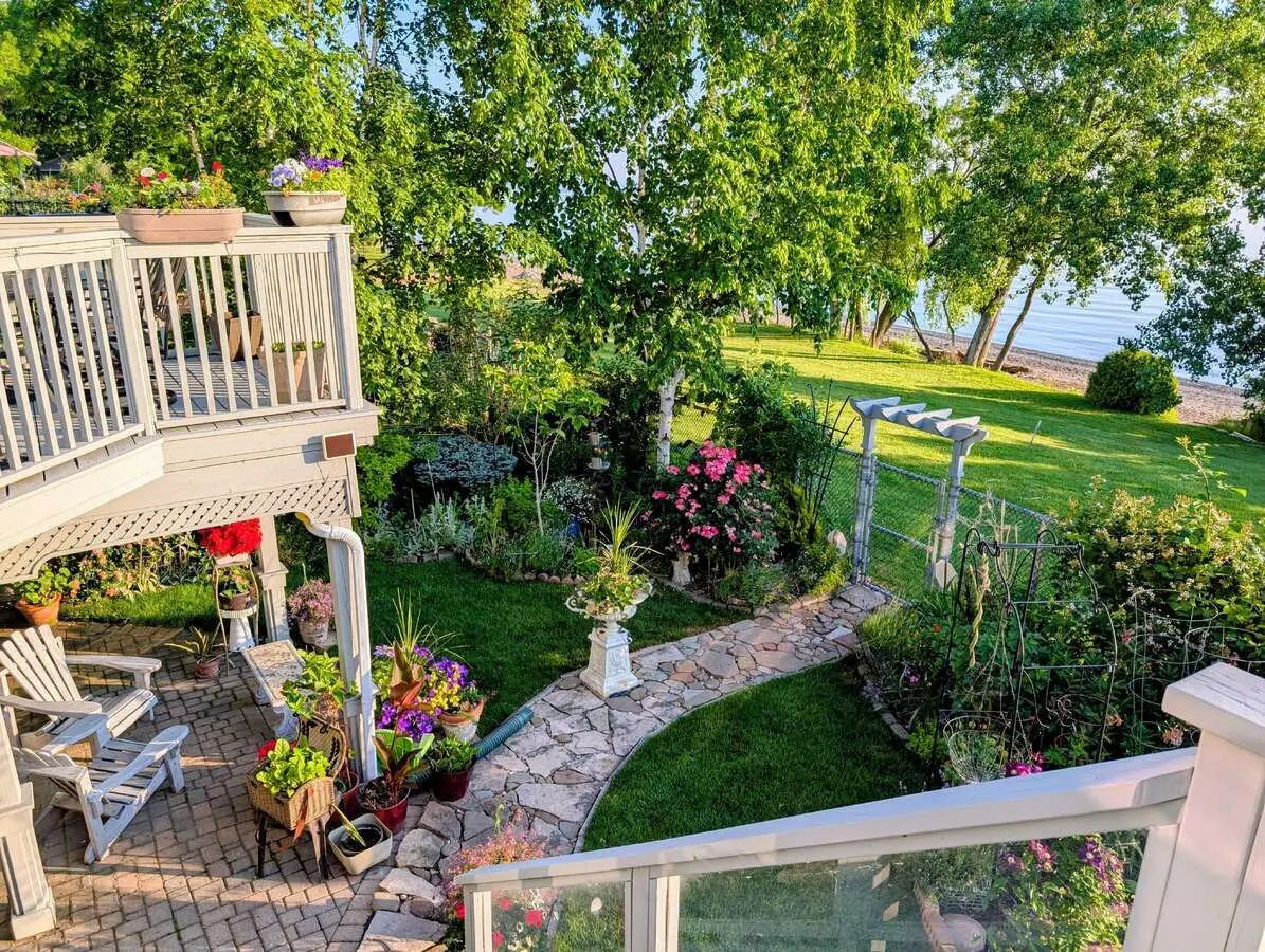 44 Morrison CRES, Grimsby, ON L3M 5K4