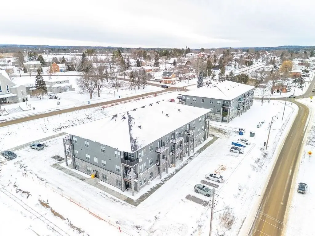 78A QUEEN ST #107, Bonnechere Valley, ON K0J 1T0