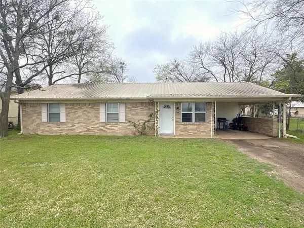 302 Sayle Street, Cumby, TX 75433