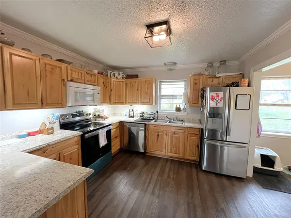 302 Sayle Street, Cumby, TX 75433