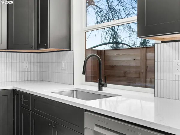 11067 SW 61st AVE #5, Portland, OR 97219