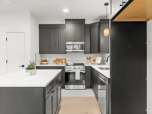 11075 SW 61st AVE, Portland, OR 97219