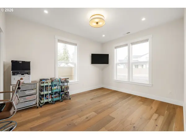 1957 S FIR LOOP, Canby, OR 97013