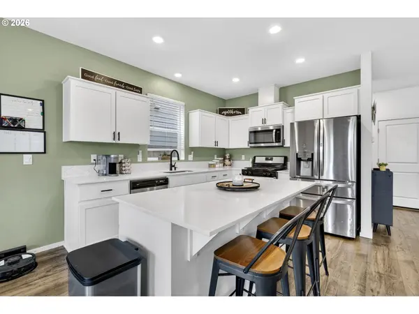 900 BEN BROWN LN, Woodburn, OR 97071