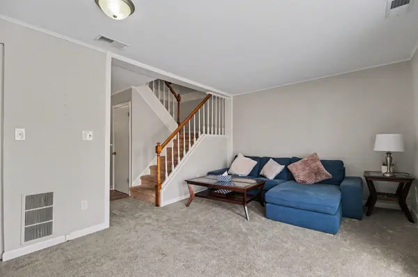 1208 Lear CT, Rochester Hills, MI 48307