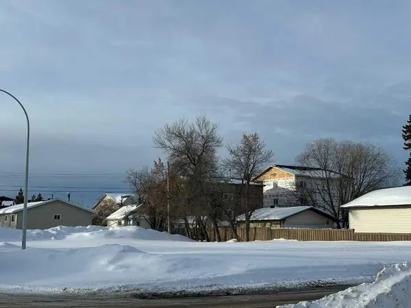 10301 108 AVE, Grande Prairie, AB T8V 1P6