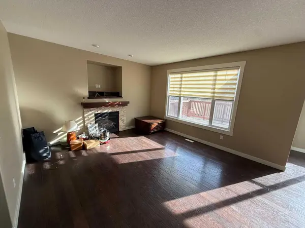 105 Wolf Willow CV, Hinton, AB T7V0B2