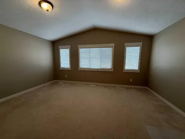 105 Wolf Willow CV, Hinton, AB T7V0B2