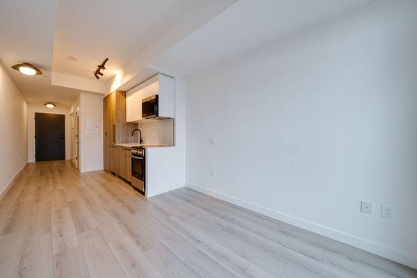 1635 MILITARY TRL #422, Toronto E10, ON M1C 1B2