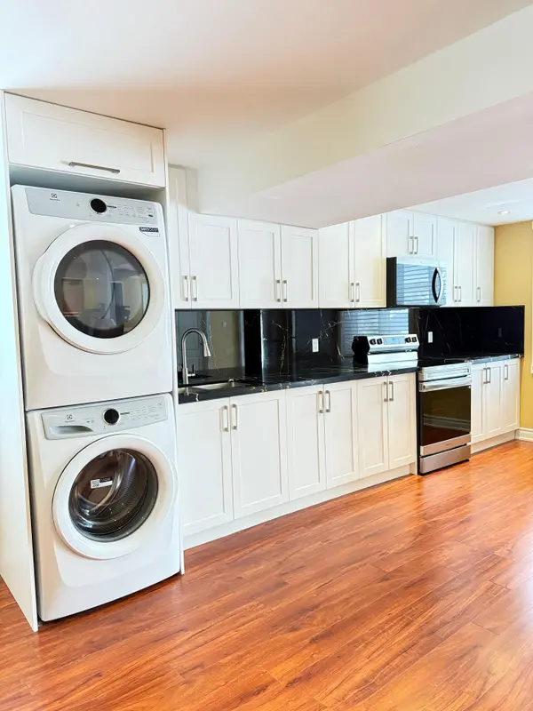 7 Wainwright AVE, Richmond Hill, ON L4C 5R4