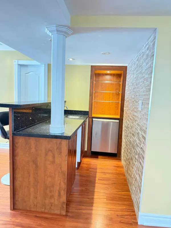 7 Wainwright AVE, Richmond Hill, ON L4C 5R4