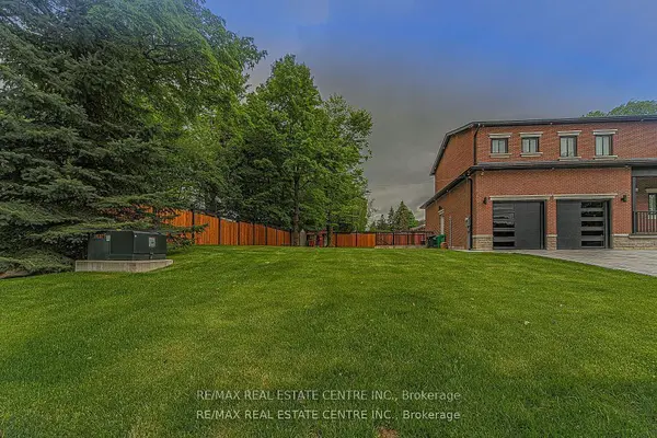 1 Hawthorn CRES, Brampton, ON L6S 1A9