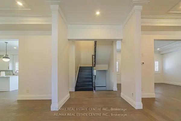 1 Hawthorn CRES, Brampton, ON L6S 1A9