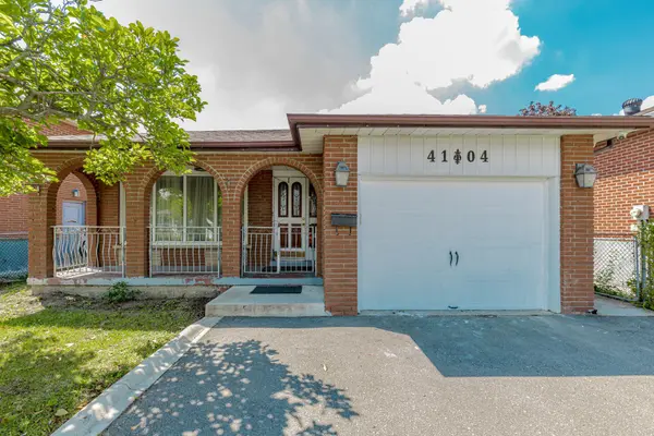 4104 Brandon Gate, Mississauga, ON L4T 3P2