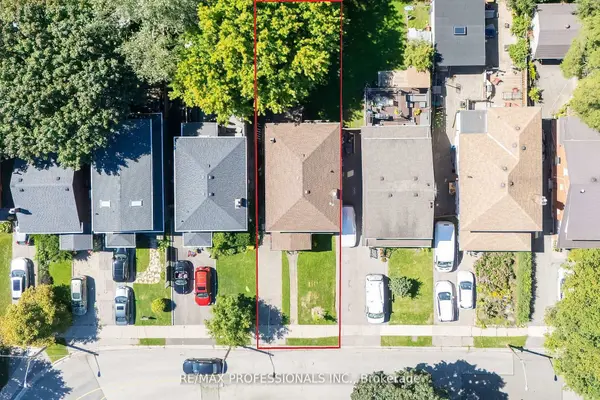 24 Queens AVE, Toronto W06, ON M8V 2N1