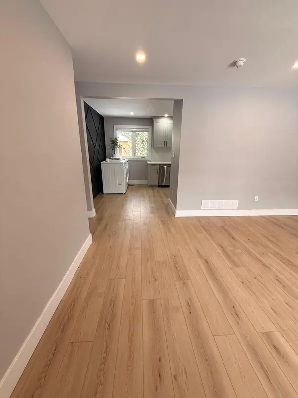 31 Varadi AVE #UPPER, Brantford, ON N3R 3N2