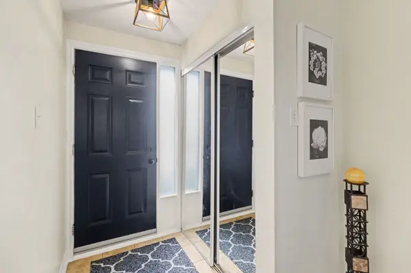 16B Spring Grove LN, Barrhaven, ON K2J 2C6