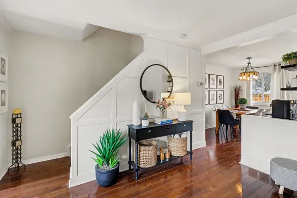 16B Spring Grove LN, Barrhaven, ON K2J 2C6