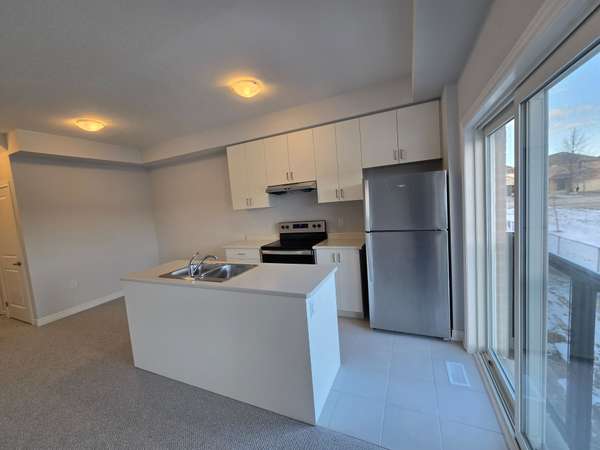 205 Thames WAY #5, Hamilton, ON L0R 1W0