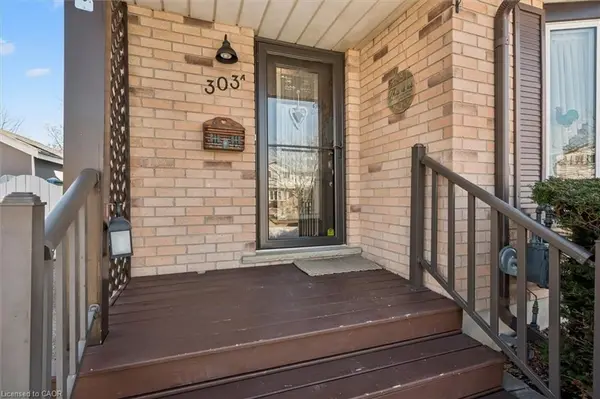 303A Mayview CRES, Waterloo, ON N2V 1P5