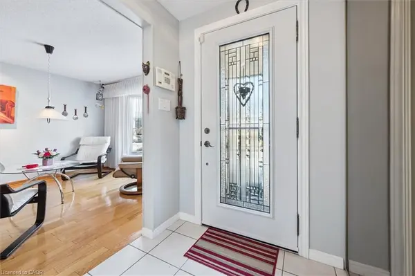 303A Mayview CRES, Waterloo, ON N2V 1P5