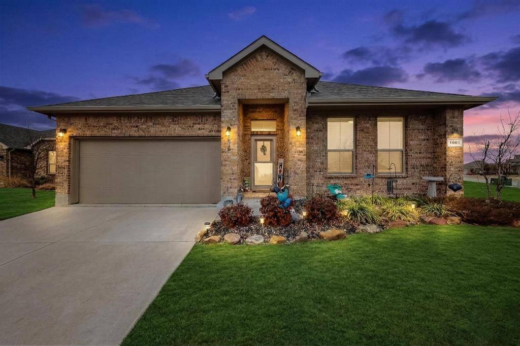 1601 Omaha Drive, Granbury, TX 76049