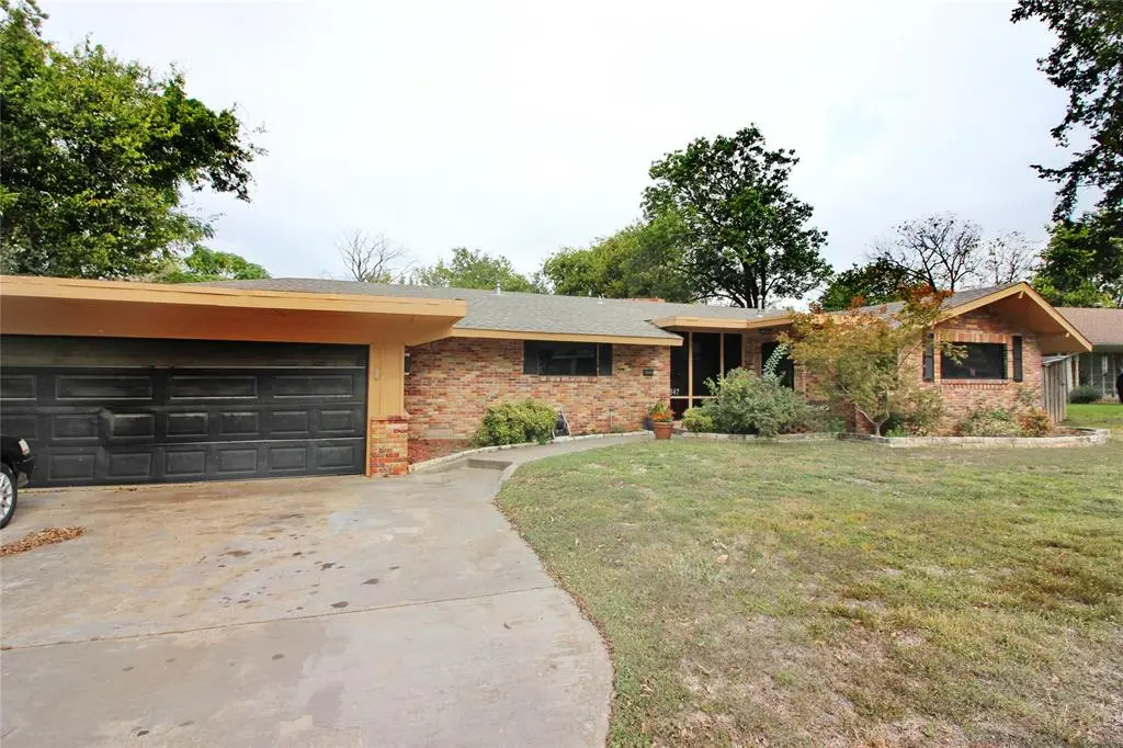 647 Monssen Drive, Dallas, TX 75224